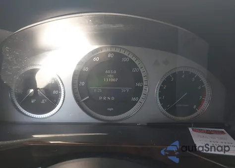 2011 Mercedes-Benz Glk 350 4Matic z USA, uszkodzony, nr VIN WDCGG8HB5BF570665